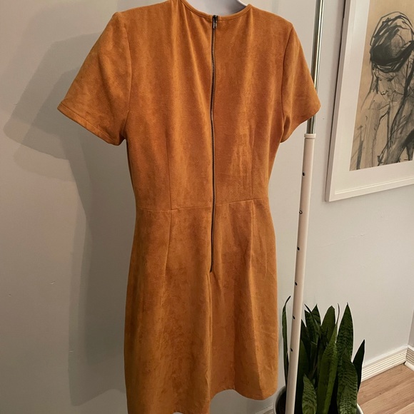 Butterscotch suede dress. DesignLab.BNWOT - Picture 2 of 4